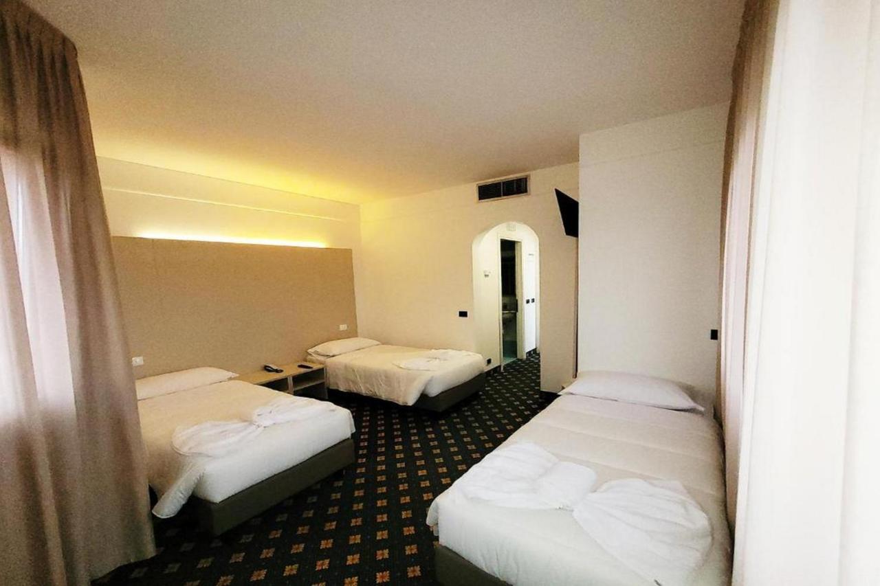 Hotel Azzano Decimo Kültér fotó