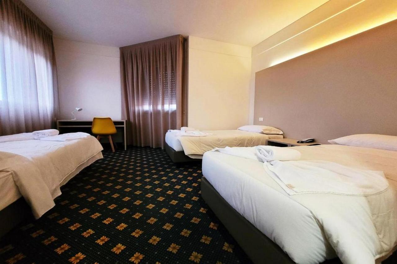 Hotel Azzano Decimo Kültér fotó