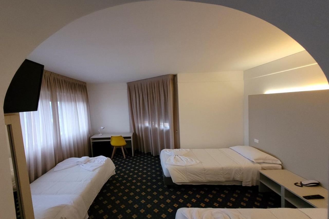 Hotel Azzano Decimo Kültér fotó