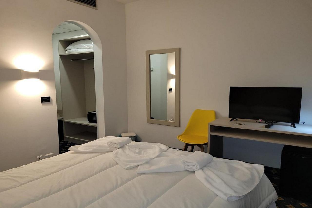 Hotel Azzano Decimo Kültér fotó