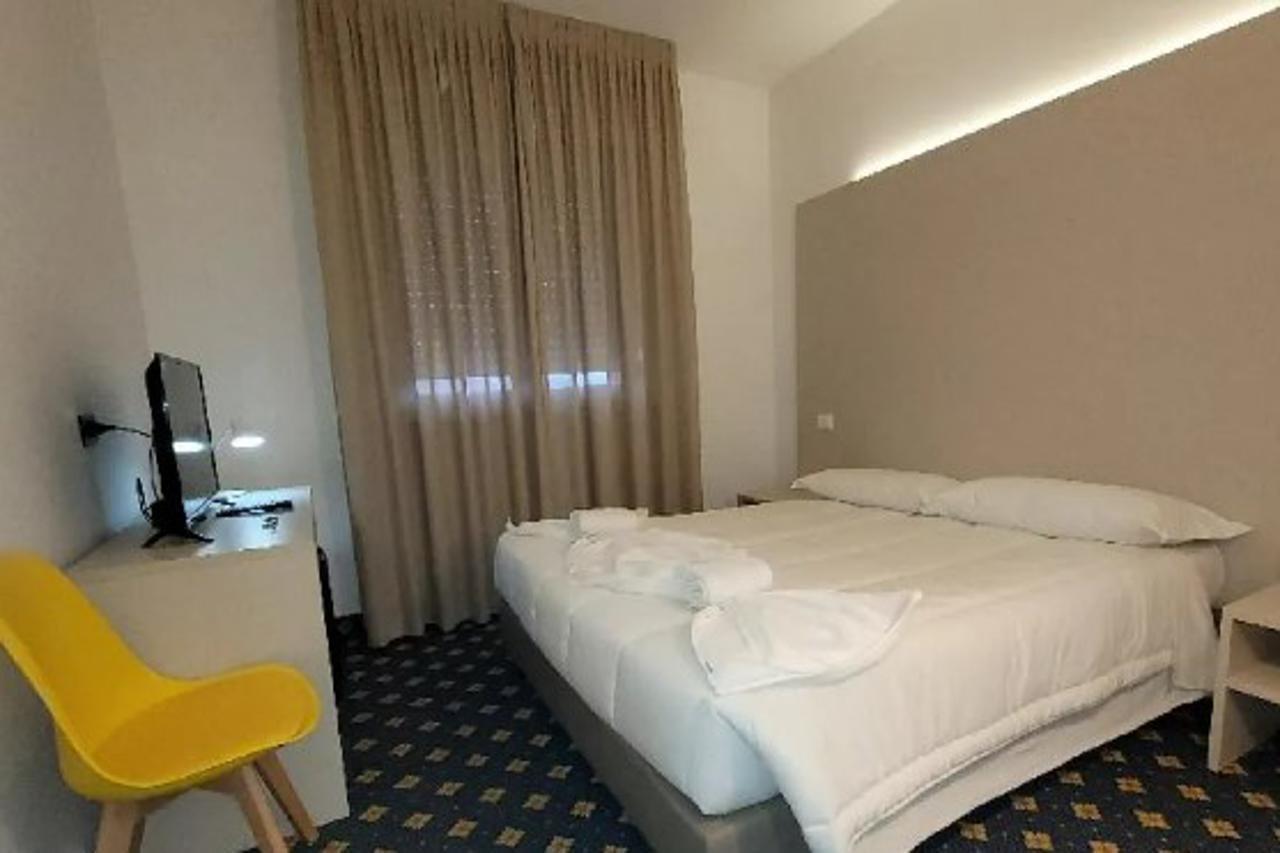 Hotel Azzano Decimo Kültér fotó
